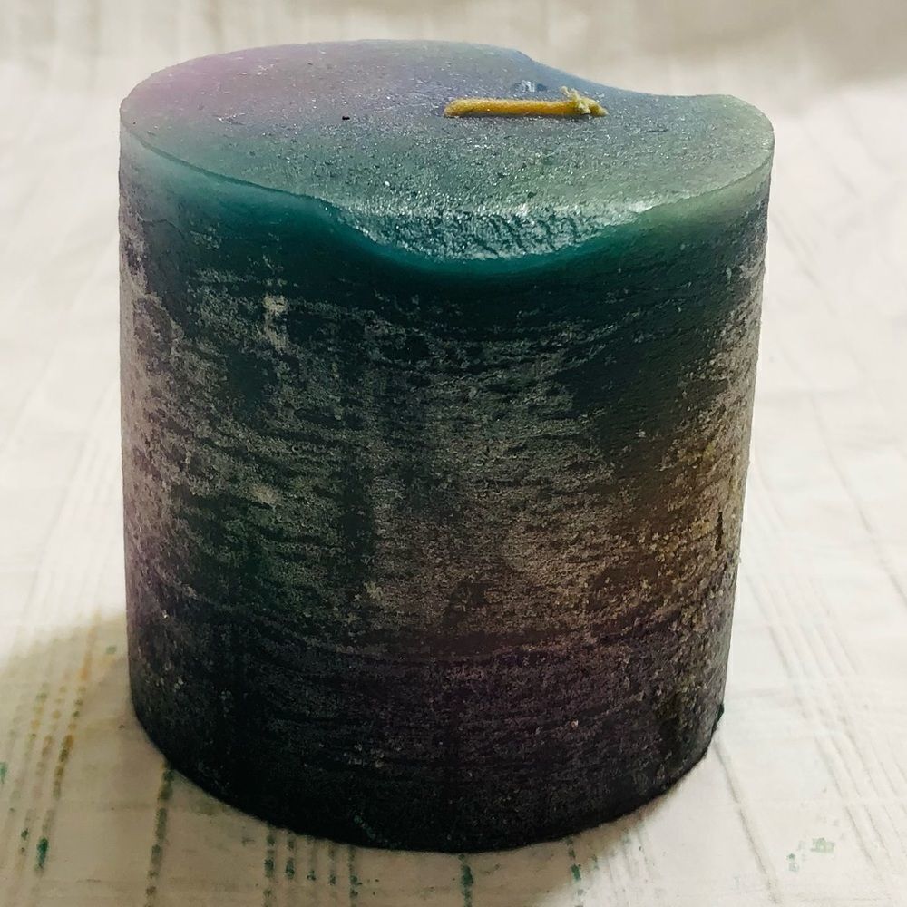 Handcrafted Timber Scented Candle (Purple/Blue/Green) - Picture 2 of 8
